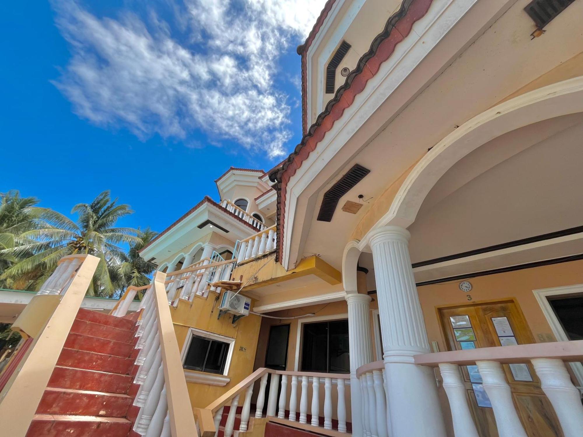 Casaroyal Beachfront Siquijor Exterior foto